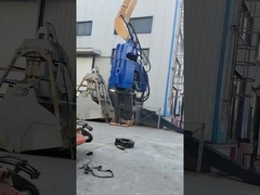 Маленький экскаватор