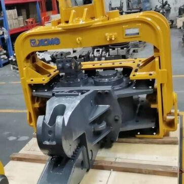 Excavator-Mounted Vibro Pile Driver – Canal Side Piling & Steel/Cement Pile Focus