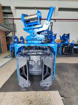 Новое определение тяжелого подъема: сваебой с боковым захватом SV-400 — усилие 656 кН, нижний зажим 490 кН, подходит для экскаваторов грузоподъемностью 32–40 тонн